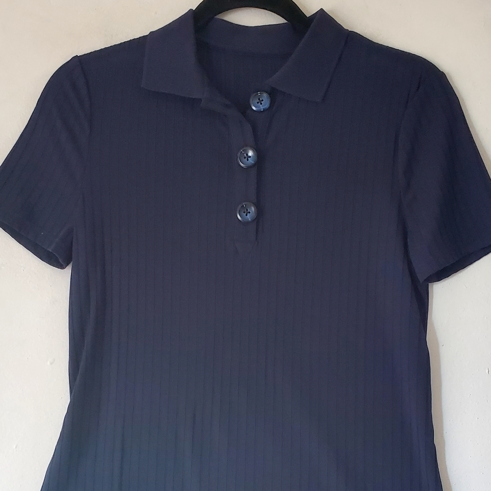 JNSQ Button Front Collar Neck Solid Navy Tee Size… - image 3